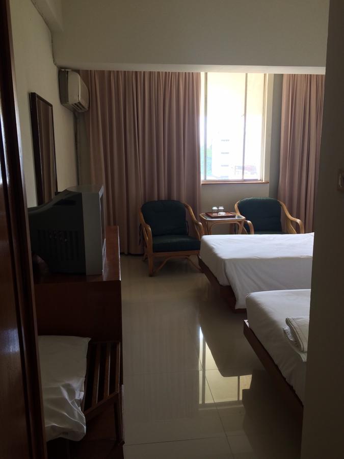 Paradorn Inn 춤폰 외부 사진